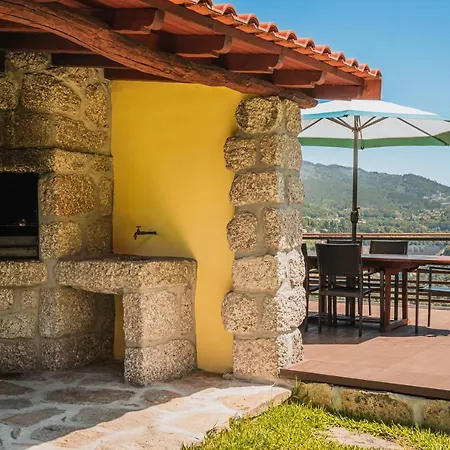 Uveiras Garden Holiday home
